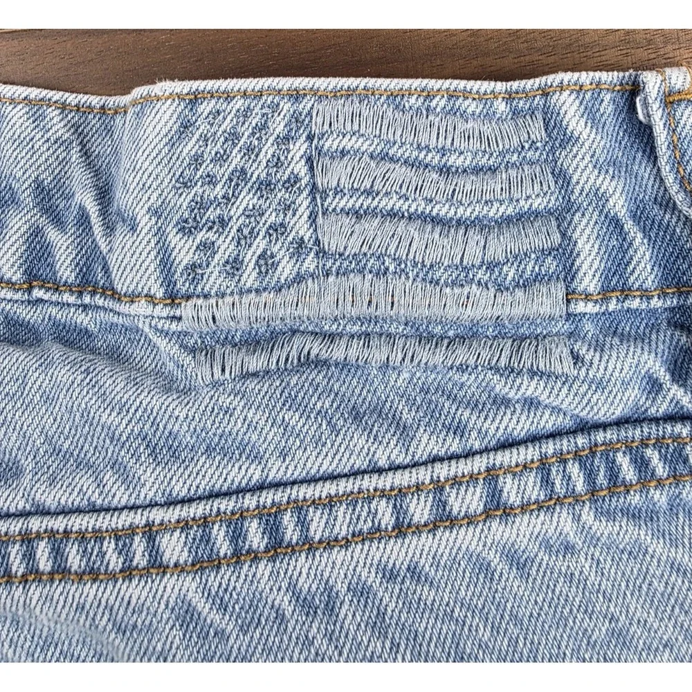 Revice Denim Jeans Womens Size 31 Light Wash Button Fly Relaxed Fit Retro (107)